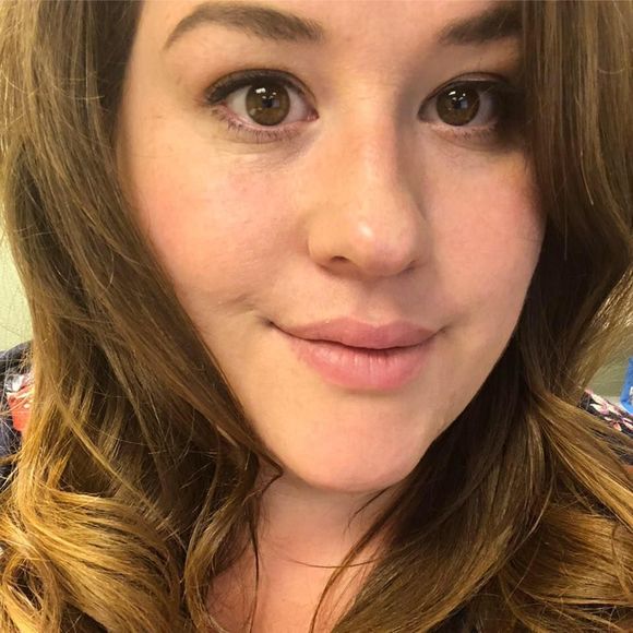 Meet your Posher, Cassandra - Picture 1 of 1